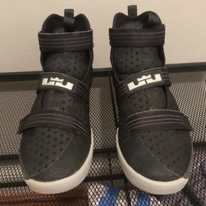 Lebron Soldier 11